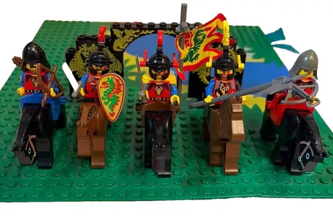 LEGO Castle Dragon Knights Cavalry Minifigures Set of 5 with Weapons and Shields