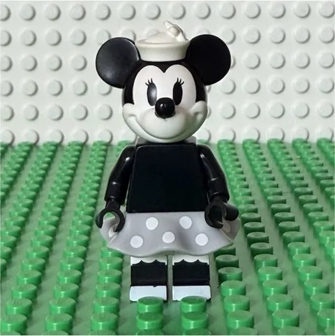 LEGO Minnie Mouse Minifigure Disney Series 2 Limited Edition Foil Pack 71024