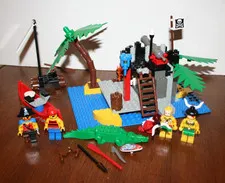 Vintage 1995 Lego 1788: Pirates I - Treasure Chest - 99% Complete!
