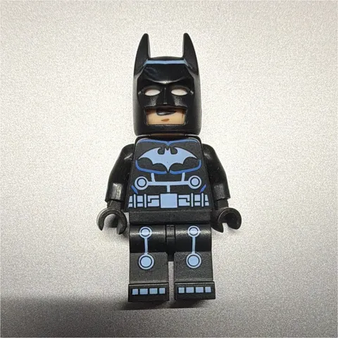 LEGO Batman Minifigure Electro Suit 