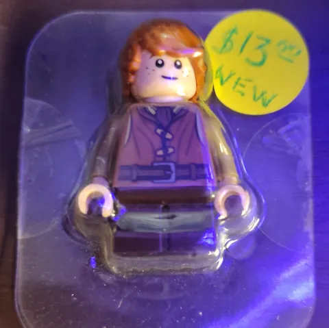 LEGO Plastic Minifigure Brown Hair Purple Outfit Figure in Blister Pack