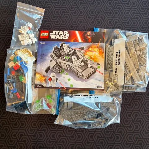LEGO Star Wars: First Order Snowspeeder - 75100 - 100% Complete w/ Instructions
