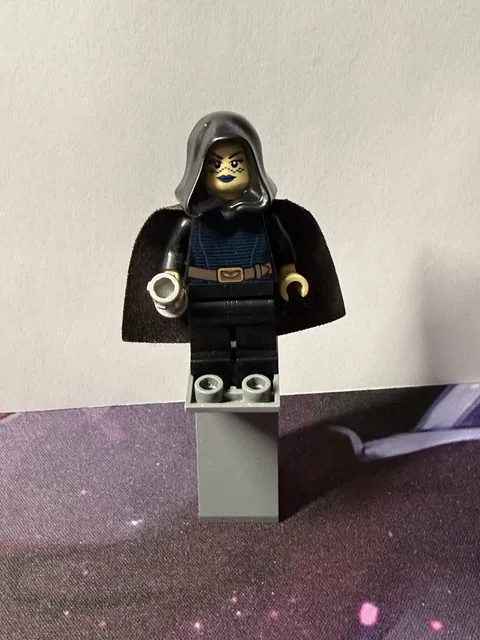 Lego sw0269 Barriss Offee - Minifigure - Star Wars/Episode 3 - Cape/Black hood