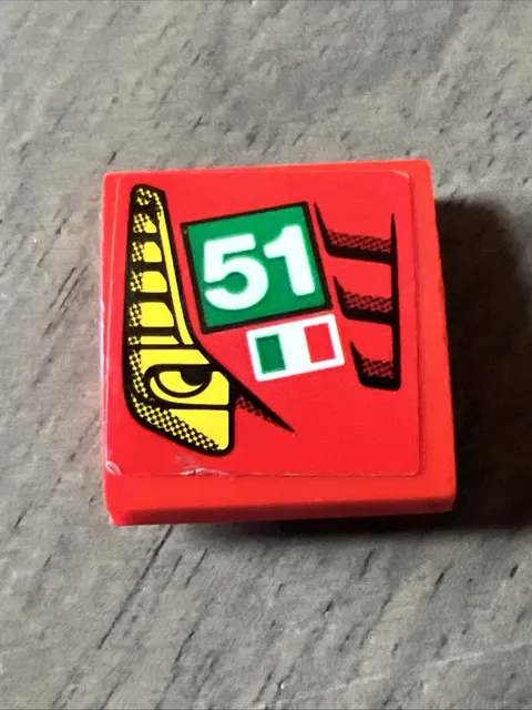LEGO 15068pb112R Red Slope Curved 2x2x2/3 Yellow Eye 51 Italy Flag