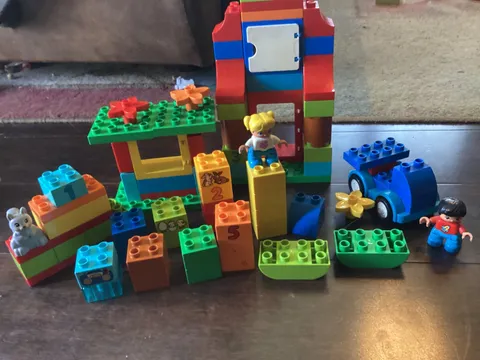 LEGO Duplo 10580 Deluxe Box of Fun Incomplete set
