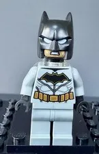 Lego Batman, Gray Suit Minifigure Super Heroes from 76111 sh531 Sh0531 GB19