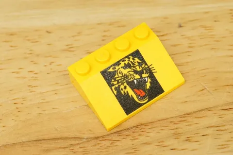 LEGO Character Blocks Yellow Slope Cheetah Jungle Cat Design 3297px5 1998