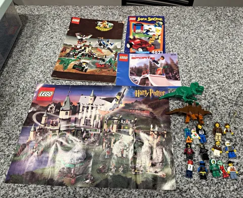 LEGO Knights' Kingdom II Bulk Lot Minifigures Pieces & Accessories w/ posters