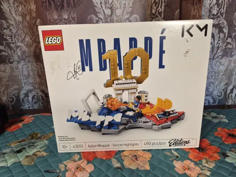 LEGO Editions Kylian Mbappe & Vini Jr. Soccer Highlights 43013 NEW