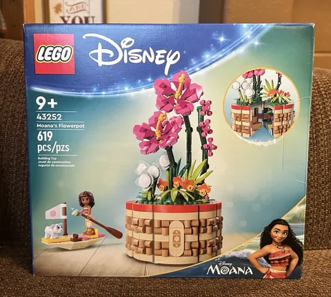 LEGO Disney Moana's Flowerpot NEW Factory Sealed! 43252 Tiny bit of box damage