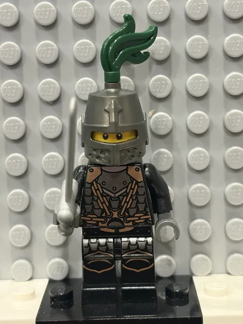 LEGO Kingdoms Dragon Knight Scale Mail Castle Minifigure cas493