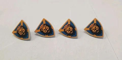 LEGO Minifigure Shield Triangular Lion Head Lot Of 4 Castle Knights King Leo