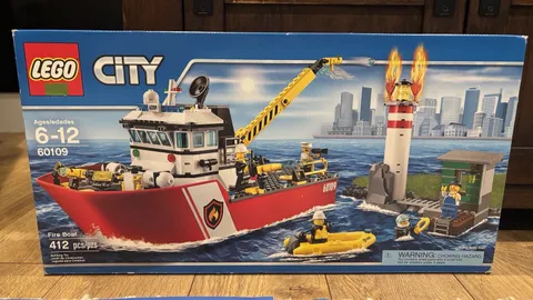 LEGO CITY: Fire Boat (60109)