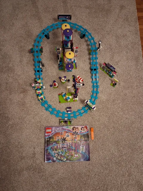 LEGO Friends 41130 Amusement Park Roller Coaster With Minifigures and Catalog
