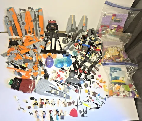 LEGO Lot Guardians Ship Marvel Star Wars Disney Stand Pieces Mini Figures Wheels