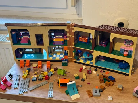 LEGO The Simpsons House 71006 (RETIRED + NEAR COMPLETE) (No box or instructions)