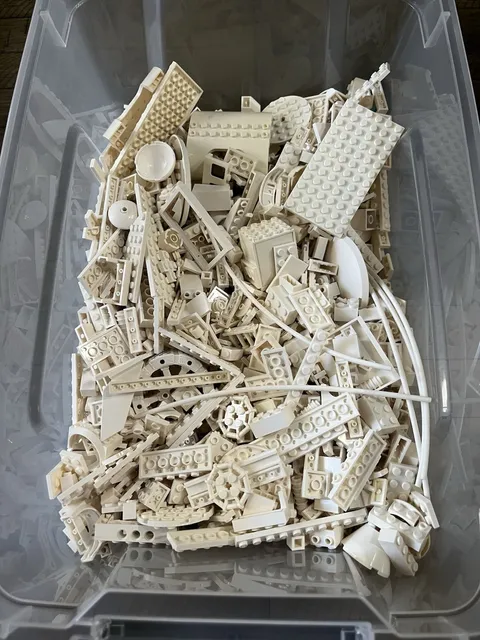 LEGO Bulk Lot, Brick & Plate Pieces Mixed 3.15 lbs of White Color Sorted Pieces