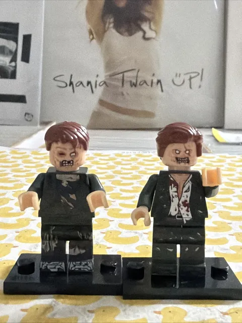 2x UNDEAD ZOMBIE LOT LEGO MINIFIG walking left 4 dead resident evil dawn of