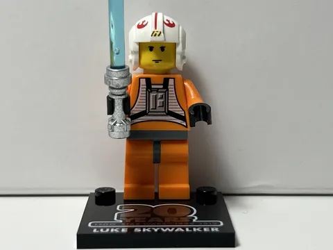 LEGO Star Wars Minifigure Luke Skywalker Pilot 20th Aniversary 75258 sw1024