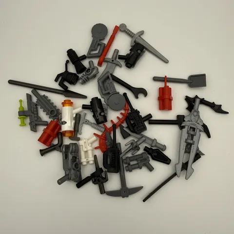 Lego Minifig Weapons And Tools  Assorted Lot 40 pieces 003