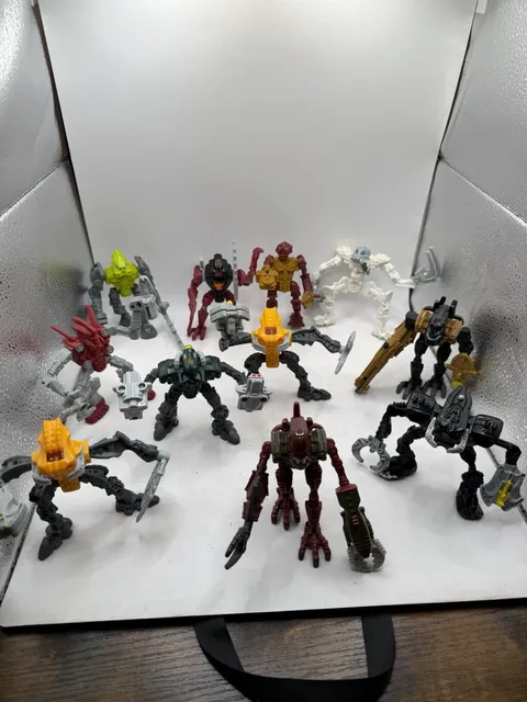 Lego Bionicle Lot Of 11 Figures Vintage 2000'S Fast Shipping
