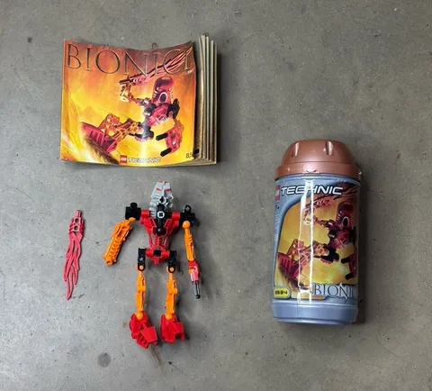LEGO 8534 Bionicle Tahu Toa Mata Fire Action Figure 2001 with Manual Incomplete