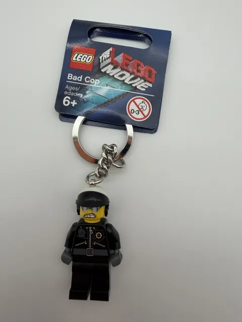 Brand New LEGO 850896 The LEGO Movie Bad Cop Key Chain Retired