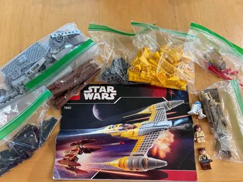 LEGO Star Wars: Naboo N-1 Starfighter & Vulture Droid (7660) Pre Owned complete