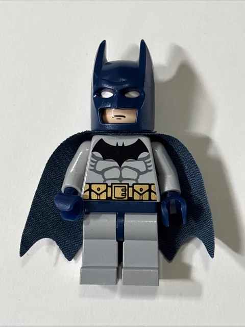 Lego bat022 Batman - Light Bluish Gray Suit, Dark Blue Mask (2006)