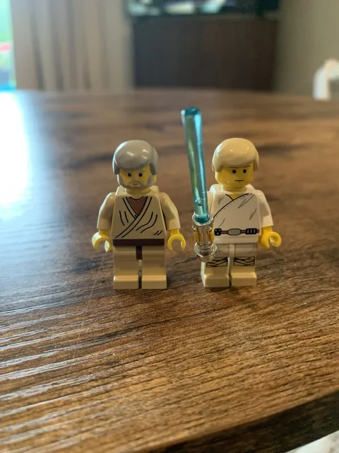 Lego Star Wars 7110 - Luke Skywalker SW0021 Obi-Wan Kenobi SW0023 minifigures