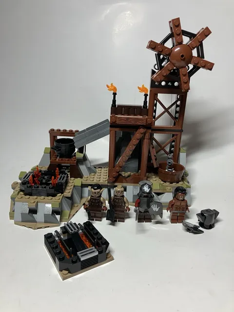 Lego The Lord Of The Rings The Orc Forge 9476 99% Complete W/manual READ DESC