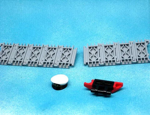 LEGO TANK TRACKS AND MINIFIGURE HAT LOT