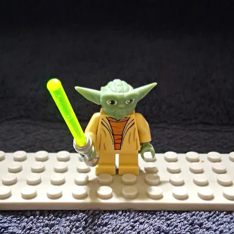 LEGO Star Wars Yoda Minifigure Plastic Figure with Green Lightsaber