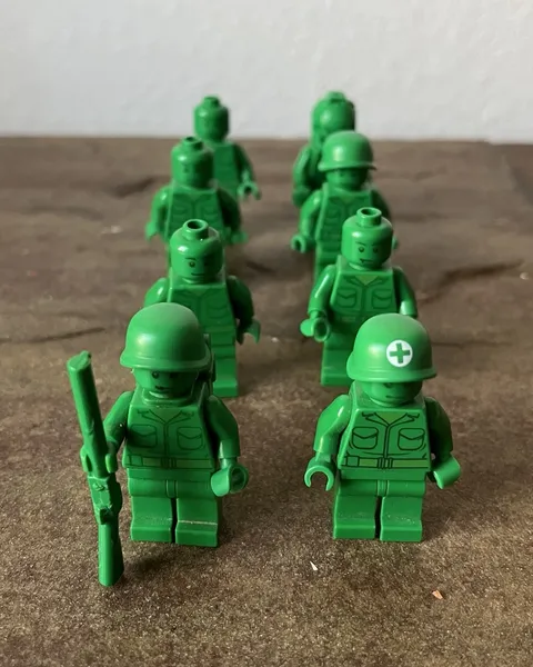 LEGO Toy Story Green Army Men 8 Minifigure Collection
