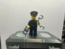 LEGO Collectible Minifigures Series 9 Police Man Complete 