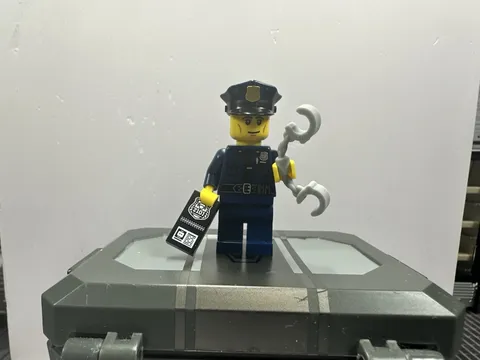LEGO Collectible Minifigures Series 9 Police Man Complete 