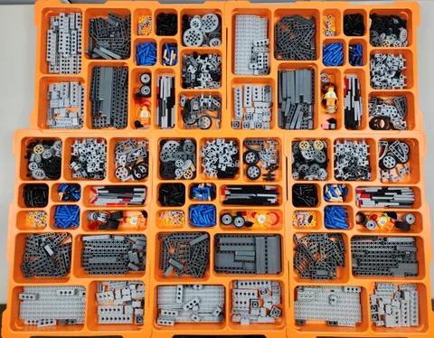 Lot of 5 LEGO Mindstorms NXT 9797 Education Base Sets Tested w/ Battery Chargers