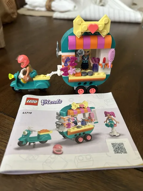 LEGO FRIENDS: Mobile Fashion Boutique (41719)