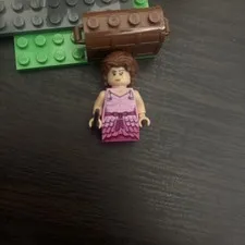 Lego Hermione minifig pink dress, HP186, 75981 advent calendar, Harry Potter