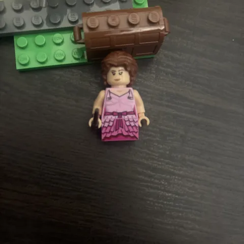 Lego Hermione minifig pink dress, HP186, 75981 advent calendar, Harry Potter