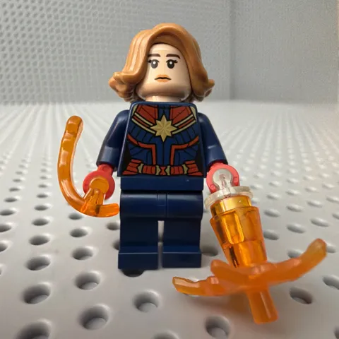 Captain Marvel Minifigure - LEGO Carol Danvers Splat 76131 sh0555