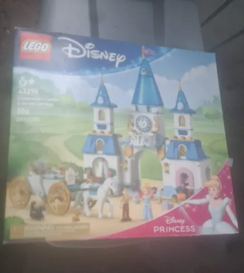 LEGO Disney Princess Cinderella's Castle & Horse Carriage (43275)