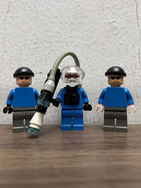 LEGO DC Batman I Mr. Freeze and Mr. Freeze Henchman Minifigures 2006 2008 7784