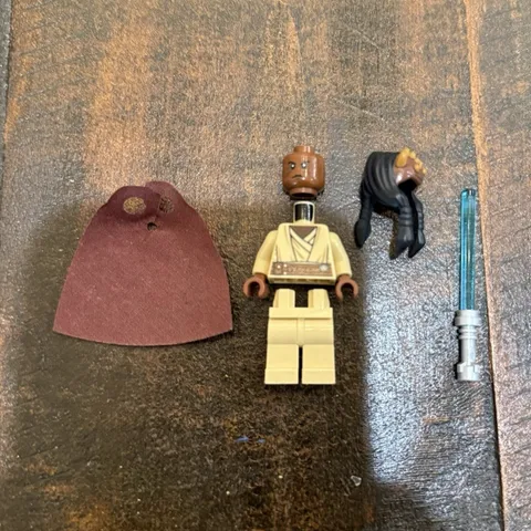 LEGO Star Wars Agen Kolar Minifigure w/ Starched Cape & Blue Lightsaber
