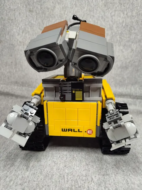 LEGO Ideas WALL-E 21303 Yellow Robot Figure Build Pixar Disney Set Model Retired