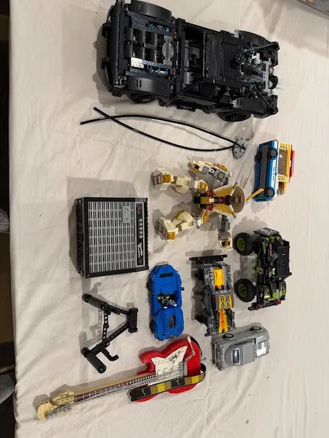 LEGO Mixed Assembled Set Lot Fender Guitar Technic Cars Vehicles Robots Parts