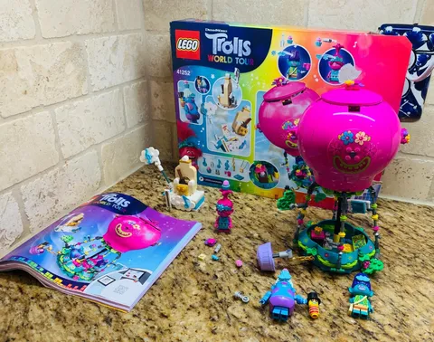 LEGO Poppy's Hot Air Balloon Adventure Trolls World Tour 41252 Set