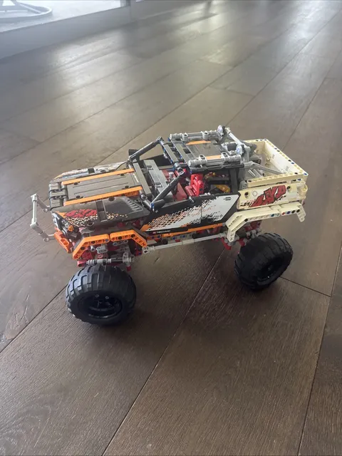 LEGO TECHNIC ~ 4x4 Crawler (9398)