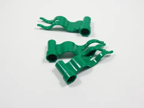 LEGO Lot of 3 Green 4x1 Wavy Flags Accessory Minifig I2