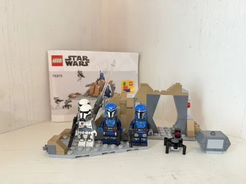 Lego 75373 Star Wars: The Mandalorian Ambush on Mandalore